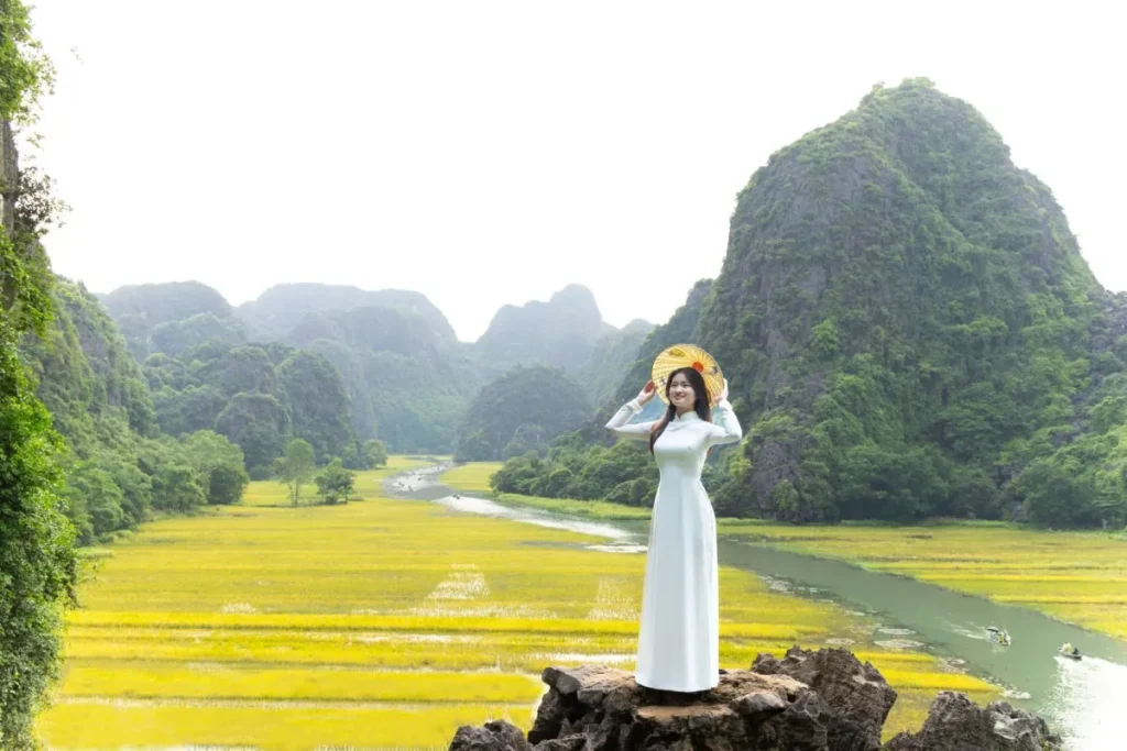 bat-mi-bi-kip-san-anh-dep-than-sau-tai-tam-coc