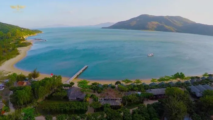 vinh-ha-long-hay-vinh-nha-trang-thien-duong-nao-phu-hop-voi-ban