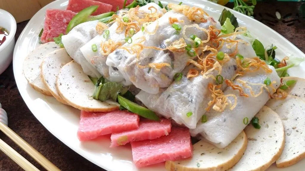 food-tourism-a-journey-to-discover-3-regions-of-steamed-rice-rolls