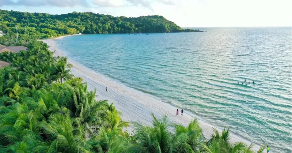 bali-hay-phu-quoc-hon-dao-nao-than-thien-voi-gia-dinh-co-tre-nho
