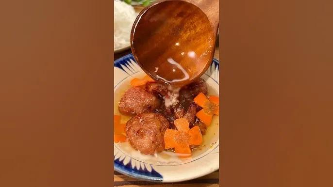 hanoi-bun-cha-vs-grilled-pork-vermicelli-a-classic-showdown-who-is-the-king