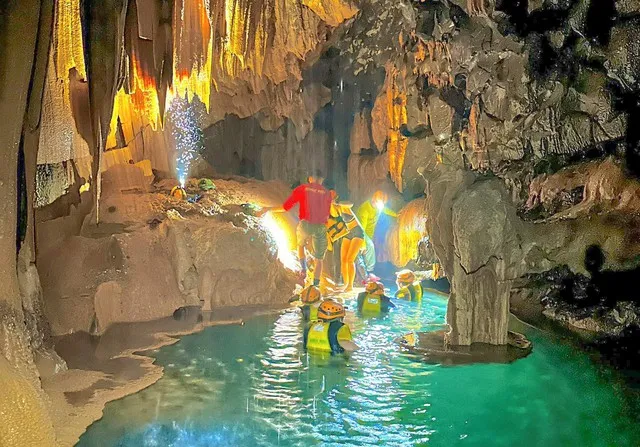 he-lo-5-hang-dong-viet-nam-bi-an-nhat-chua-tung-duoc-khai-pha-du-lich
