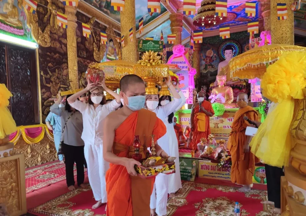 kathina-robe-offering-ceremony-exploring-the-profound-meaning-behind-the-cloth