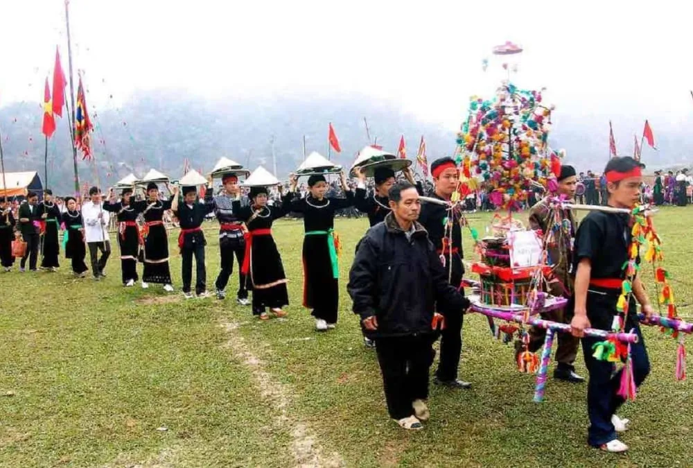 kham-pha-net-dep-van-hoa-qua-le-hoi-long-tong-cua-nguoi-tay-o-ha-giang