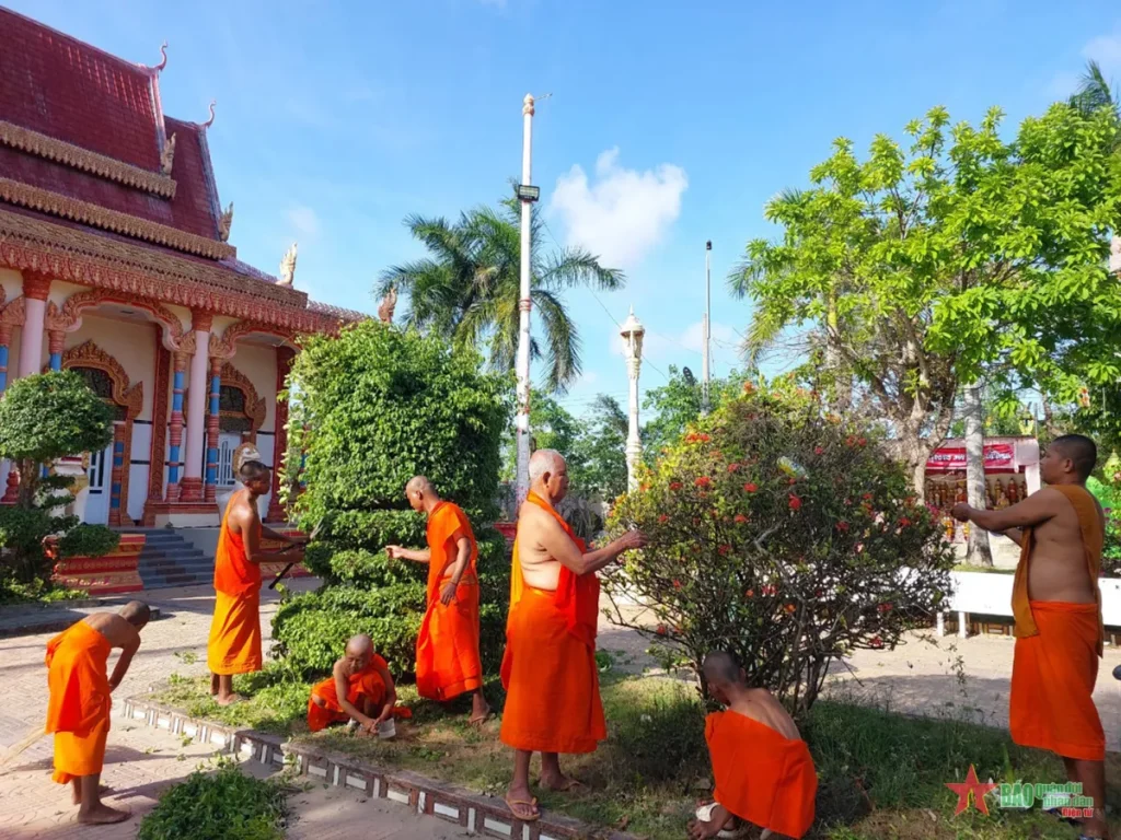 welcoming-chol-chnam-thmay-a-close-up-look-at-the-bustling-atmosphere-in-soc-trang