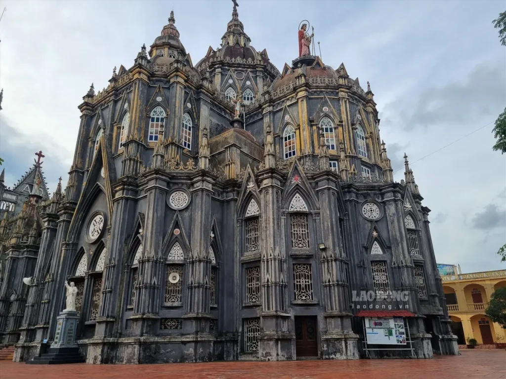 dont-miss-out-the-5-most-beautiful-nam-dinh-churches-you-must-visit-in-your-lifetime